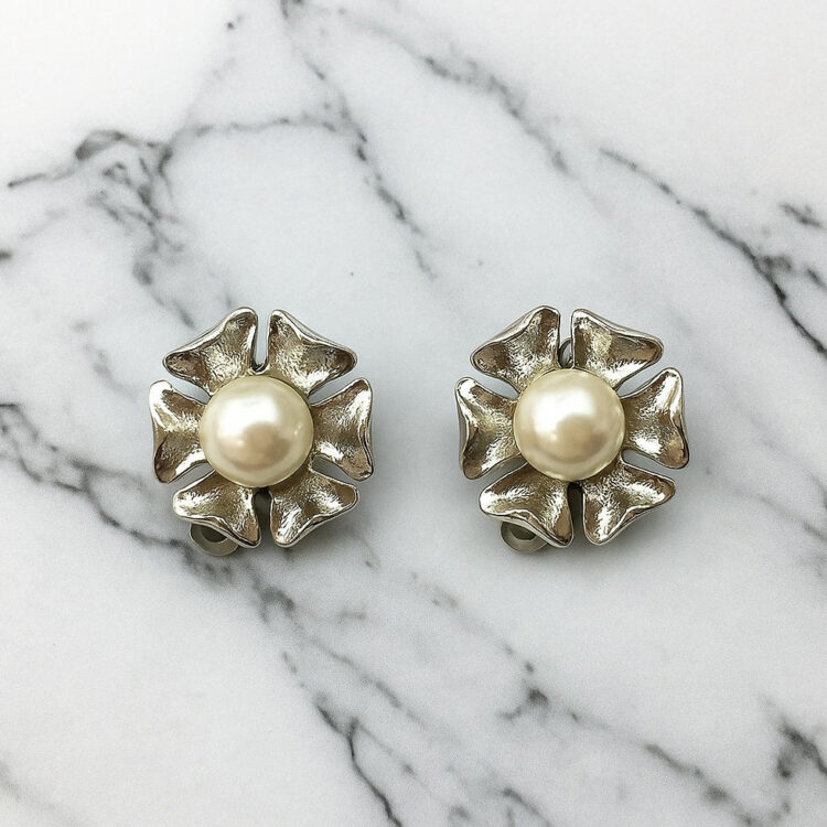Boucles d’Oreilles Clips Vintage SPHINX Fleur E2132